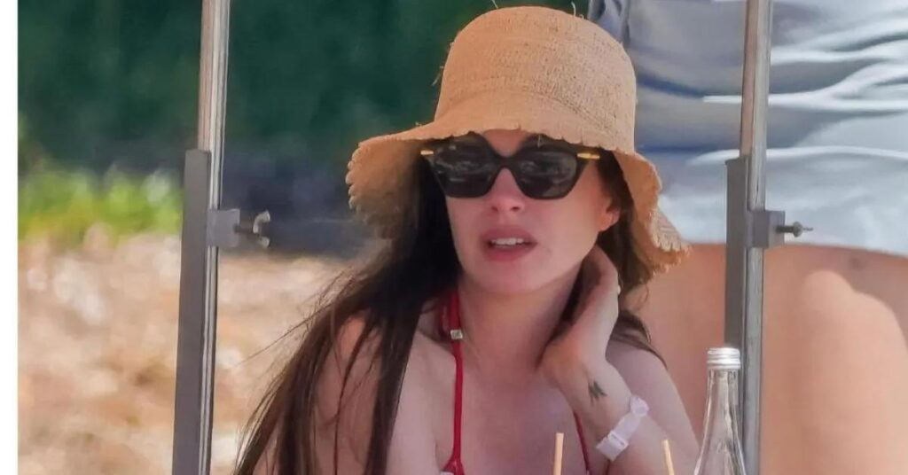 anne hathaway pregnant 2026